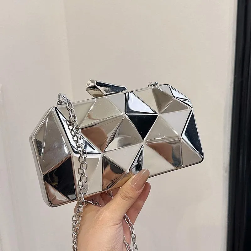 2024 New Fashion Diamond Iron Box Evening Bag