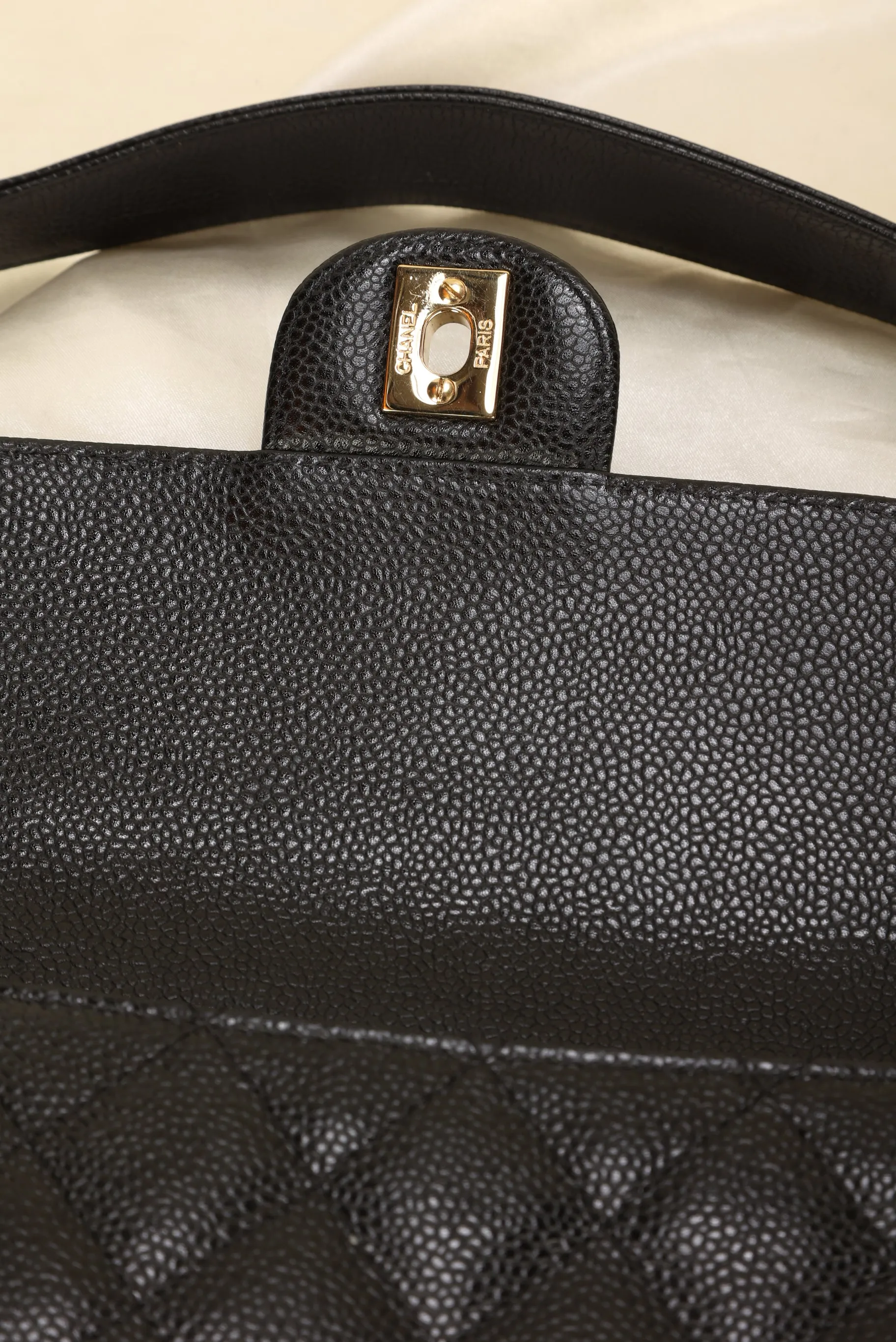 Extremely Rare CL Caviar Shoulder Bag